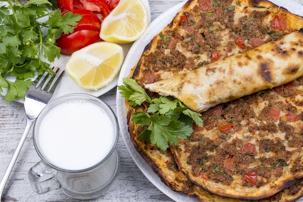 Turkse Levensmiddelen Worden Gebruikt Turkse Pizza Lahmacun — Stockfoto