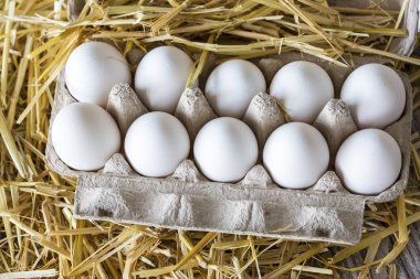 Tavuk çiğ yumurta, yemek