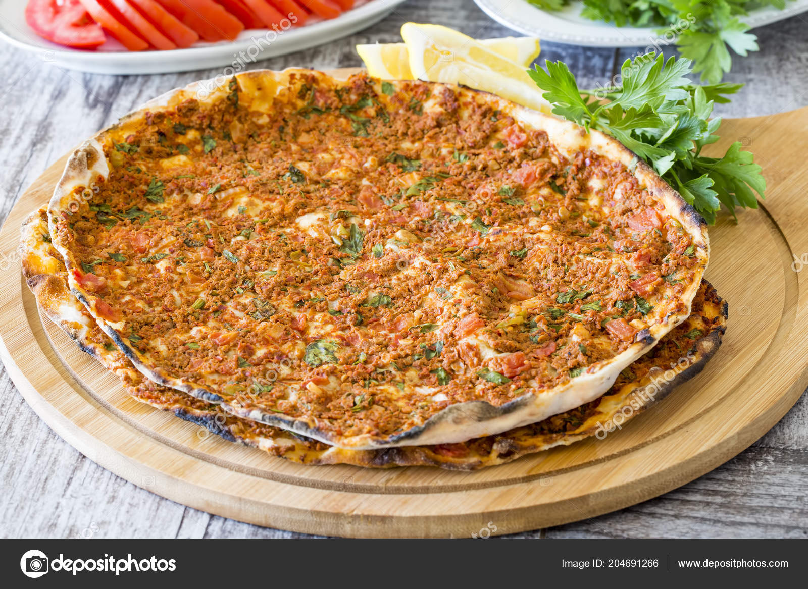 depositphotos_204691266-stock-photo-turkish-foods-turkish-pizza-lahmacun.jpg