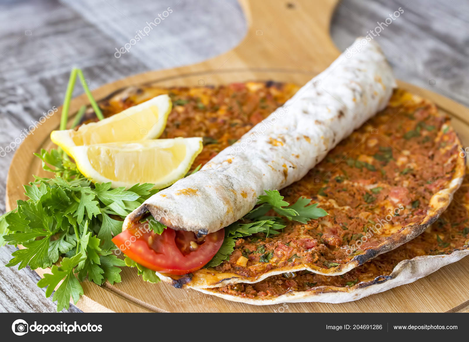 Turkish Foods Turkish Pizza Lahmacun — Stock Photo © EsinDeniz 204691286