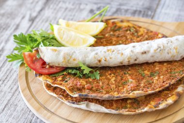 Türk yemekleri; Pide, Lahmacun