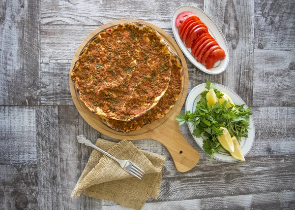 Турецкая Кухня Турецкая Пицца Lahmacun — стоковое фото