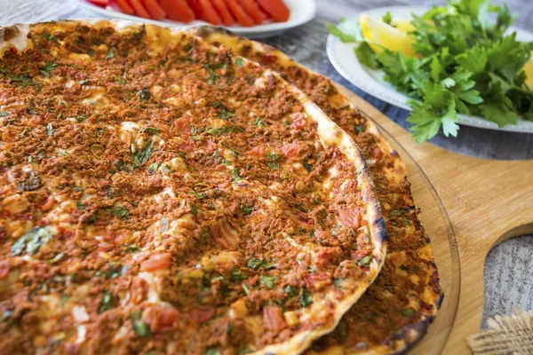 Турецкая Кухня Турецкая Пицца Lahmacun — стоковое фото