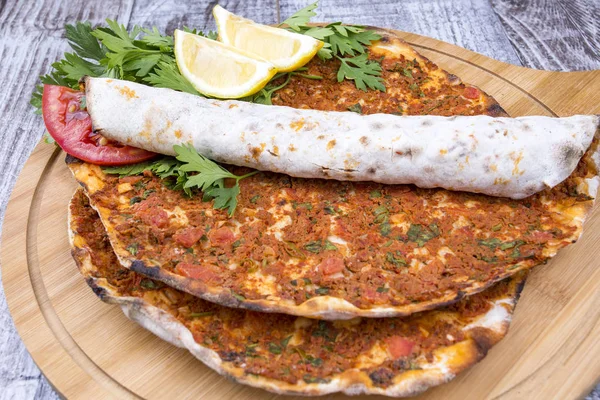 Turkish Foods Turkish Pizza Lahmacun — Stock Photo, Image