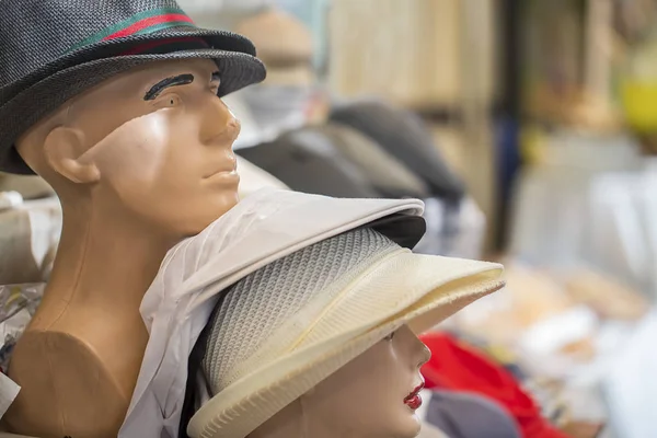 Maniquíes Con Sombreros Tienda — Foto de Stock