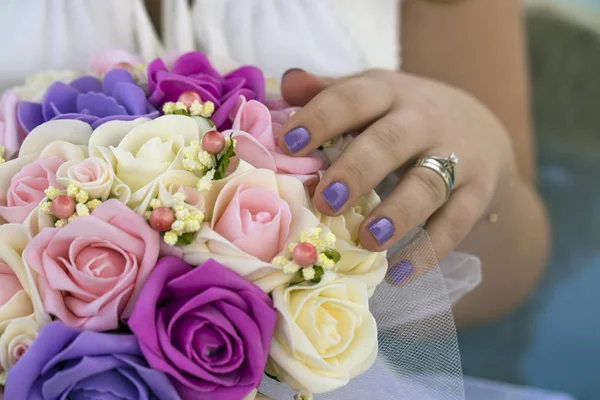 Novia Con Ramo Flores — Foto de Stock