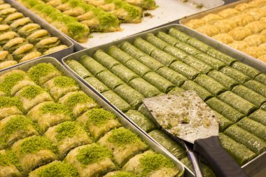 Geleneksel Türk tatlıları çeşitli; lezzetli tatlı Baklava