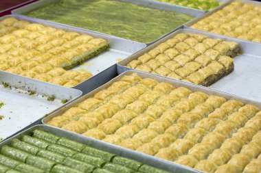 Geleneksel Türk tatlıları çeşitli; lezzetli tatlı Baklava