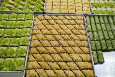 Geleneksel Türk tatlıları çeşitli; lezzetli tatlı Baklava