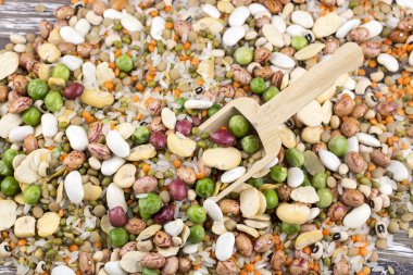 baklagil soyut - çeşitli renkli fasulye, mercimek ve bezelye çeşitlerinin üst görünümü