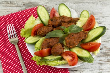 Geleneksel lezzetli Türk yemekleri; Bulgur köfte (çiğ köfte)