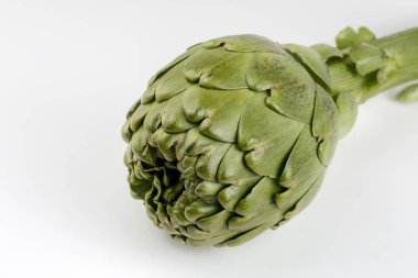 Yeşil taze organik sebzeler, enginar. Yemek fotoğrafı.. 