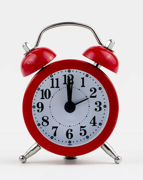 Alarm Clocks Beyaz Arka Plan Üzerinde Izole — Stok fotoğraf