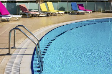 Mavi yüzme havuzu yüzme havuzu yüzme havuzu..