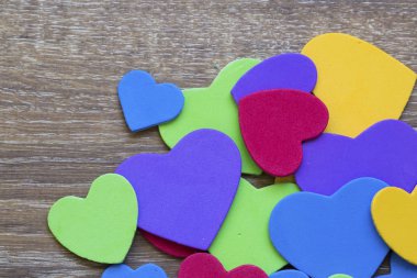 Renkli kalp figürü. Aşk sembolü kavram resmi. 