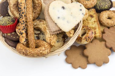 çeşitli taze pişmiş tatlı çörekler, üstten görünüm