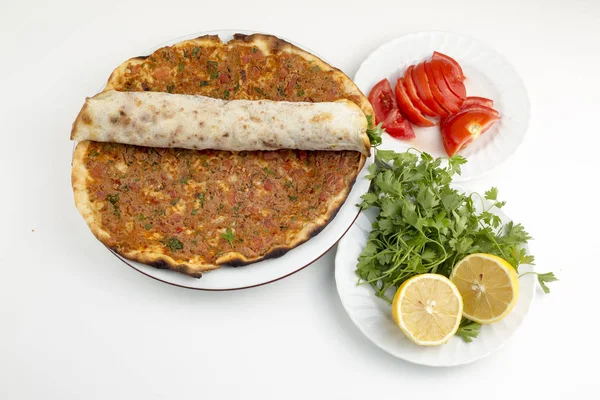 Traditionele Heerlijke Turkse Voedingsmiddelen Turkse Pizza Vlees Brood Lahmacun — Stockfoto