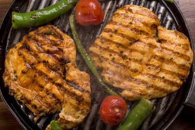 Izgara tavuk göğsü farklı varyasyonları. Gıda fotoğraf. 