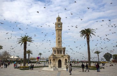 İzmir / Türkiye, 20 Aralık 2018, İzmir Eski Saat Kulesi, Konak Meydanı