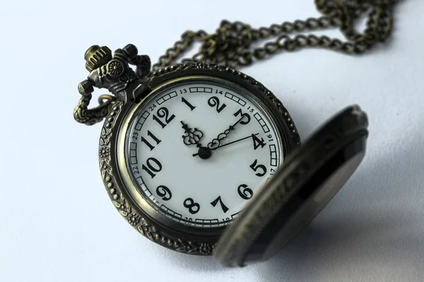Vintage Reloj Bolsillo Aislado Sobre Fondo Blanco —  Fotos de Stock