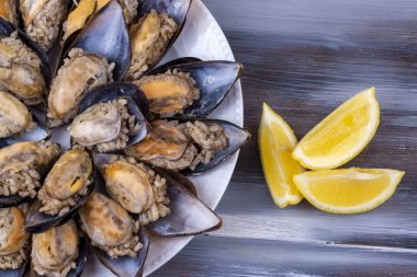 Türk usulü midye, Midye Dolma Akdeniz mutfağından dolma