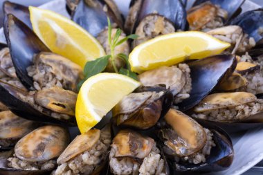 Türk usulü midye, Midye Dolma Akdeniz mutfağından dolma