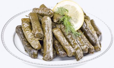 Geleneksel lezzetli Türk yemekleri; dolma yaprak (yaprak sarm