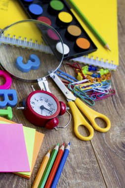 Kırtasiye renkli yazı araçları aksesuarları kalem kalem, colo