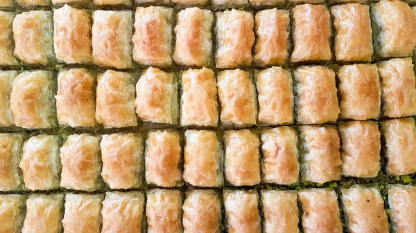Delizioso dolce tradizionale arabo baklava. Concetto alimentare foto — Foto Stock
