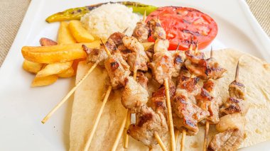 Şişli Geleneksel Türk Kebabı , Polis Sis