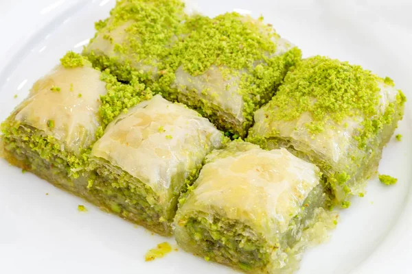 Традиционный вкусный турецкий десерт — стоковое фото