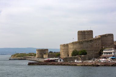 Kilitbahir Castle, fortress on the west side of the Dardanelles. The castle was constructed by Fatih Sultan Mehmet in 1463 to control the straits.