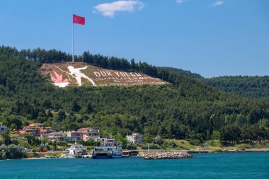 Çanakkale, Türkiye - 26 Mayıs 2019: Dur Yolcu (Gezgin dur, ayak bastığınız toprak, bir zamanlar Türkiye 'nin Çanakkale kentindeki anıtsal hava manzarasının sonuna tanıklık etti).