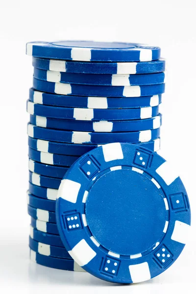 Ász Kártyázik Piros Kockával Kaszinó Fogadás Szerencsejáték Koncepció Póker Zseton — Stock Fotó