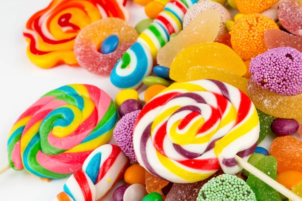Bunte Lutscher Und Verschiedenfarbige Runde Bonbons Ansicht Von Oben — Stockfoto