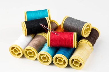 Hobi olarak giysi dikmek ve onarmak, terzi masası.