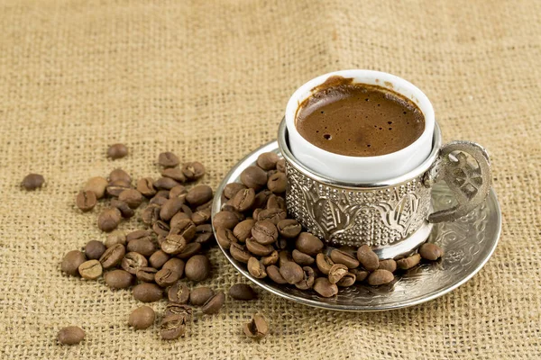 Türkischer Kaffee Mit Genuss Und Traditionellem Kupferservierset — Stockfoto