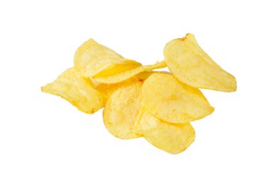 Beyaz arkaplanda izole edilmiş patates cipsi.