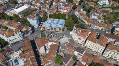 Filibe, Bulgaristan. 03 Ağustos 2025, Cuma Camii ve Nebet Tepe ile Eski Şehir Bölgesi Manzarası