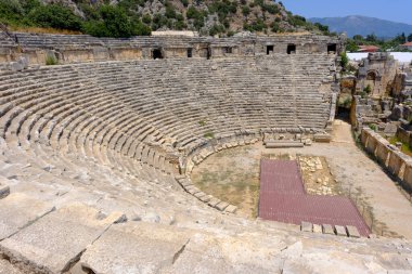 Demre - Antalya, 20 Haziran 2025, Demre, Türkiye Antik Myra kentinin kalıntıları. Antik mezarlar ve bir amfi tiyatro..