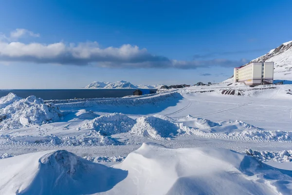 Orosz Város Barentsburg Spitzbergák Szigetcsoport Északi Sark Napsütés Kék Téli — Stock Fotó