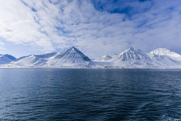 Norveç Manzara Doğa Spitsbergen Longyearbyen Svalbard Arktik Okyanusu Kış Kutup — Stok fotoğraf