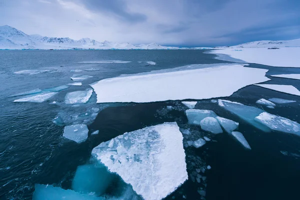 Norwegia Krajobraz Natura Góry Spitsbergen Longyearbyen Svalbard Arktycznym Zima Polarny — Zdjęcie stockowe