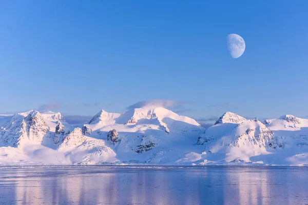 Norwegia Krajobraz Natura Góry Spitsbergen Longyearbyen Svalbard Arktycznym Zima Polarny — Zdjęcie stockowe