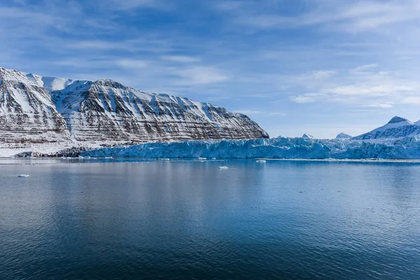 Paisagem Norway Gelo Natureza Geleira Montanhas Spitsbergen Longyearbyen Svalbard Oceano — Fotografia de Stock
