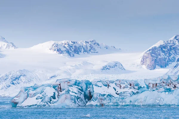 Noordse Landschap Ijs Natuur Van Gletsjer Bergen Van Spitsbergen Longyearbyen — Stockfoto
