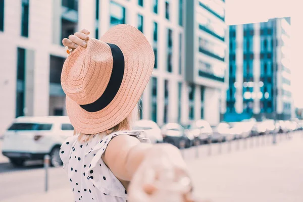 Portrait Beautiful Young Blonde Girl Modern Hat Full Lips Posing — Stock Photo, Image