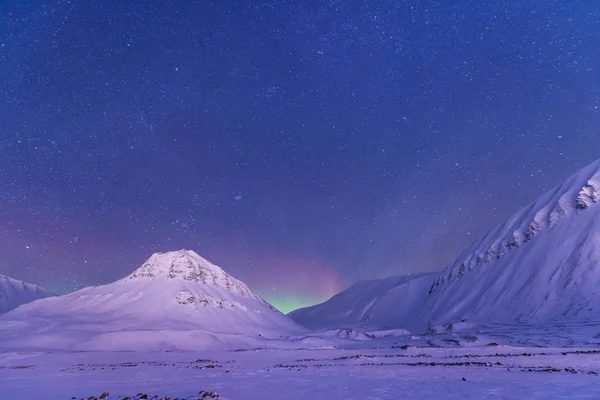 Kutup Kutup Kuzey Işıkları Aurora Borealis Gökyüzü Dağları Içinde Norveç — Stok fotoğraf