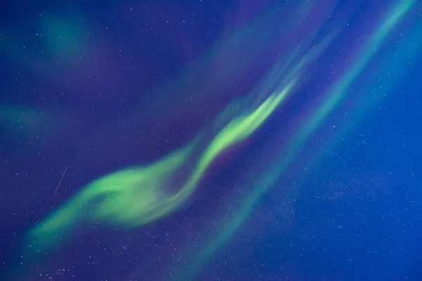 Kutup Kutup Kuzey Işıkları Aurora Borealis Gökyüzü Dağları Içinde Norveç — Stok fotoğraf