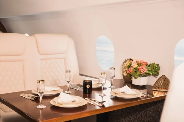 Bir Business Class Uçak Rahat Lüks Seyahat Kabininde Kimse — Stok fotoğraf
